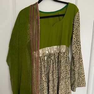 Shalwar kameez 3 piece medium